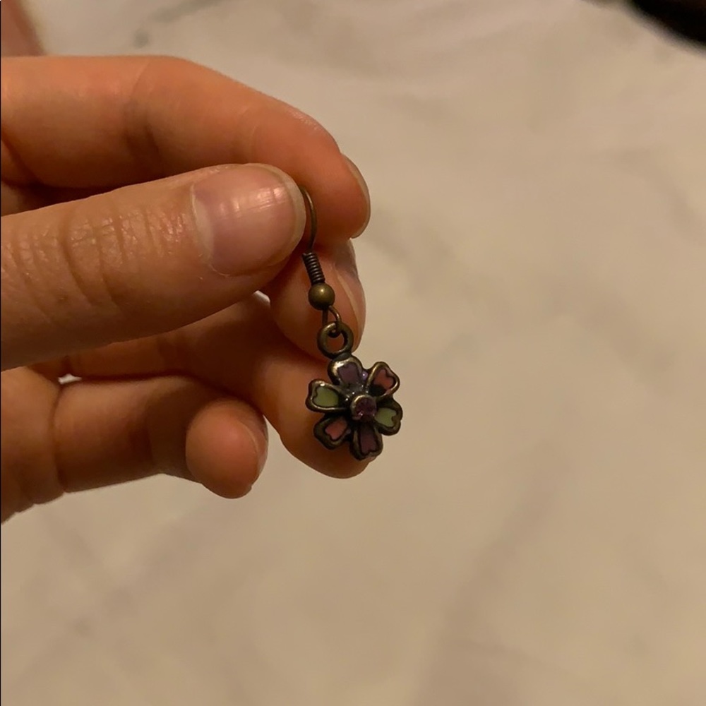 Flower dangly earrings